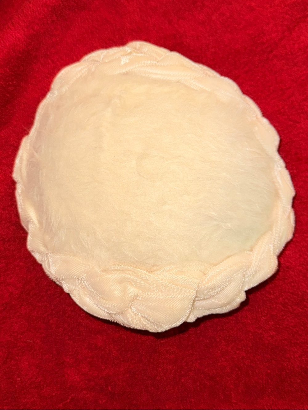 Beautiful Vintage 1960s Cream Pillbox Hat w/ Faux Fur & Braided Satin Trim💎